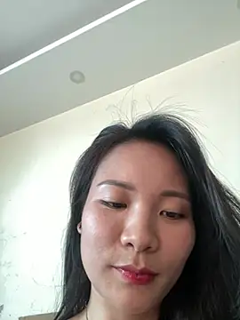 Bee Yellow00 online show from 05.23.26