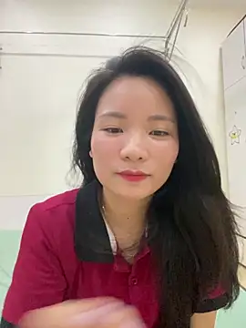 Snapshot of Bee_Yellow00 chatting on 06.19.26 Bee Yellow00 online show from 06.19.26