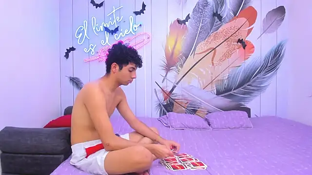 Snapshot of huntboyss chatting on 11.25.25 huntboyss online show from 11.25.25