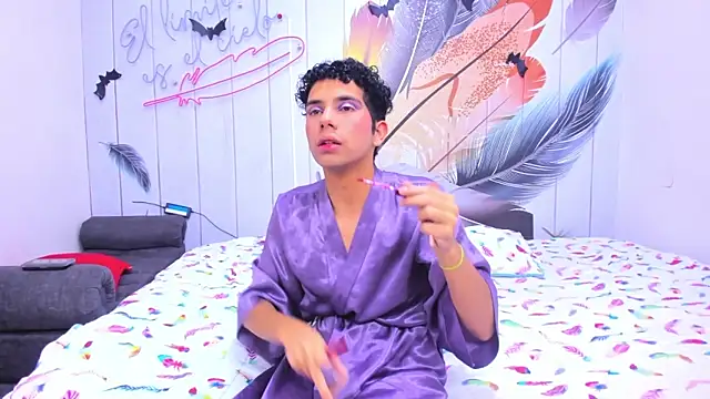 Snapshot of huntboyss chatting on 11.26.25 huntboyss online show from 11.26.25