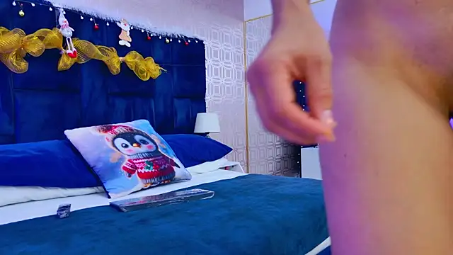 Stacy London online show from 12.19.25