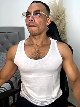 Snapshot of jony_Oconnor chatting on 01.08.26 jony Oconnor online show from 01.08.26