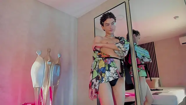 Val Guerra online show from 11.12.25