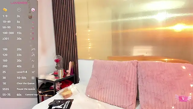 LunaaMorena online show from 11.19.25