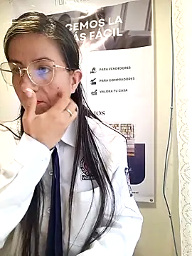 Snapshot of Valentina--1 chatting on 02.18.26 Valentina--1 online show from 02.18.26