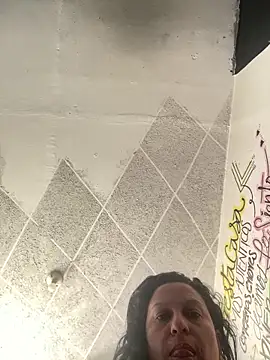 Snapshot of SexyMILF_Co chatting on 11.18.25 SexyMILF Co online show from 11.18.25