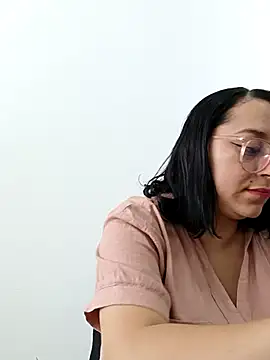 Snapshot of Caroline-17 chatting on 11.07.25 Caroline-17 online show from 11.07.25