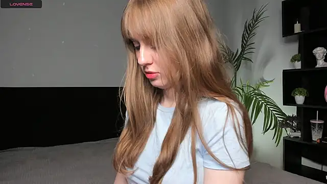 Snapshot of TessaStruble chatting on 11.09.25 TessaStruble online show from 11.09.25