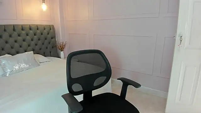 tall hotgirl online show from 11.14.25