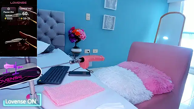 Luna Raay online show from 01.18.26