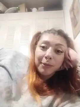 Snapshot of EmilyyRed chatting on 11.29.25 EmilyyRed online show from 11.29.25