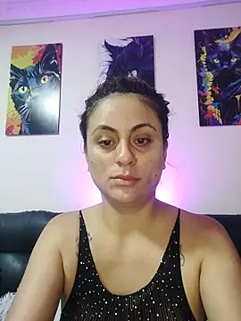 Caroline Jons online show from 10.31.25