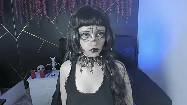 Snapshot of Yueeclipsa chatting on 10.31.25 Yueeclipsa online show from 10.31.25