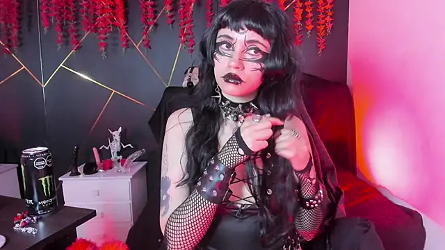 Snapshot of Yueeclipsa chatting on 11.14.25 Yueeclipsa online show from 11.14.25