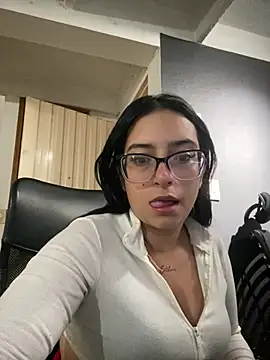 Kloe Novoa online show from 01.17.26