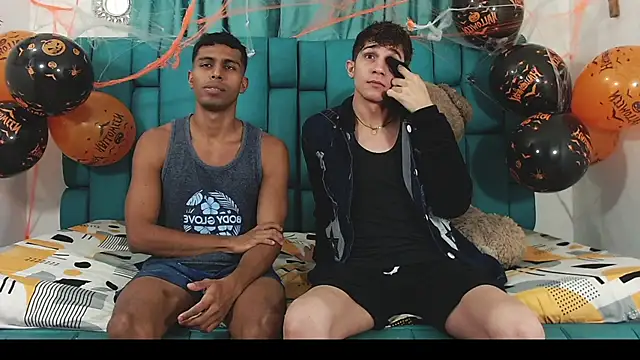 Hot Boys Latinos X online show from 10.29.25