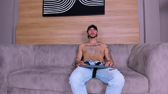 Snapshot of tonny__08 chatting on 10.25.25 tonny 08 online show from 10.25.25