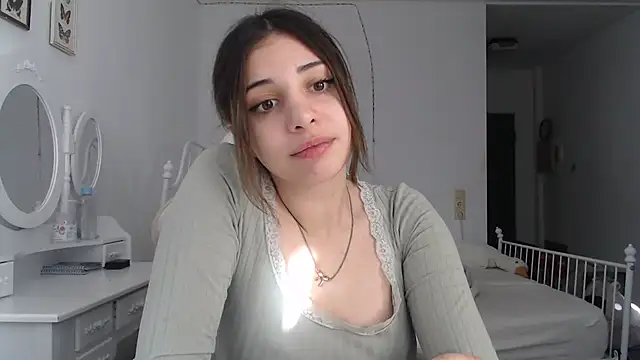 Snapshot of bellefleurrr chatting on 07.03.26 bellefleurrr online show from 07.03.26