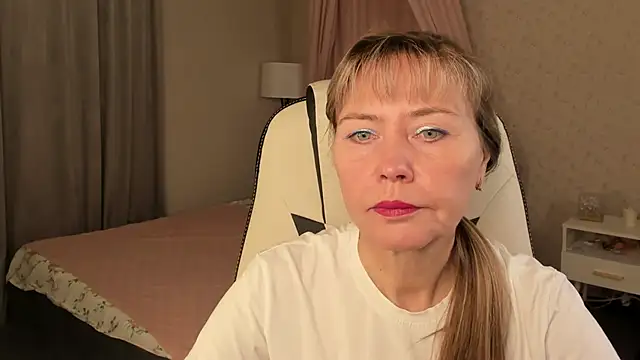 Carla Vogue online show from 11.05.25