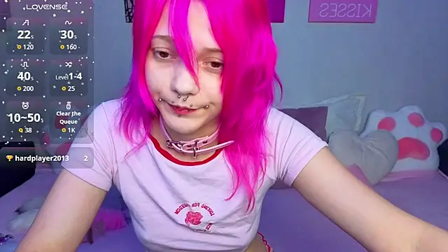 Snapshot of KittieHeart chatting on 06.18.26 KittieHeart online show from 06.18.26