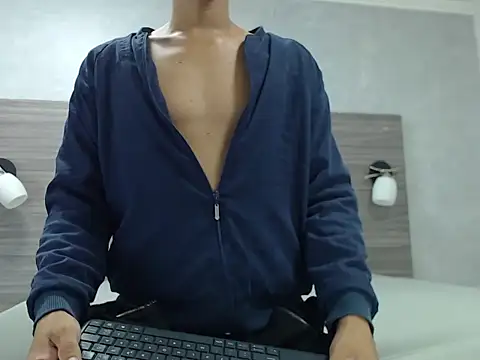 wiltom  online show from 11.11.25