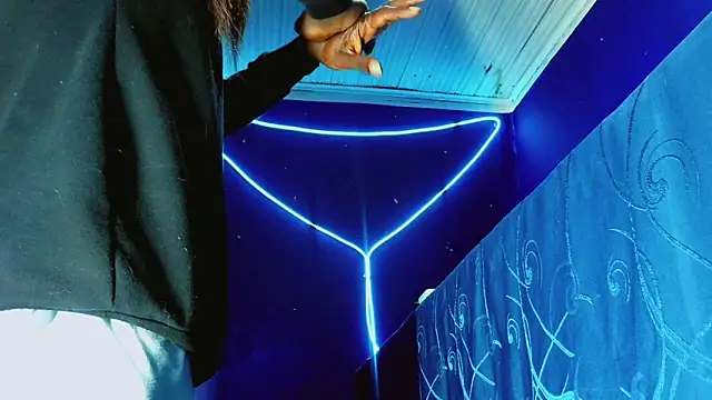 Snapshot of Kloe_cardashan chatting on 10.30.25 Kloe cardashan online show from 10.30.25