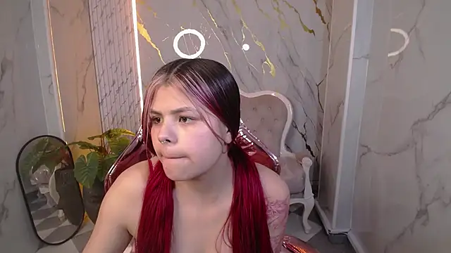 Snapshot of Little_cherry_b chatting on 10.24.25 Little cherry b online show from 10.24.25