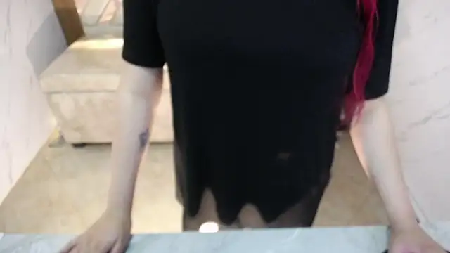 Snapshot of Little_cherry_b chatting on 11.28.25 Little cherry b online show from 11.28.25