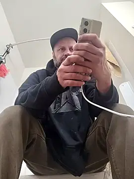 Snapshot of Fuckboyguyman chatting on 11.07.25 Fuckboyguyman online show from 11.07.25