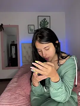 BIJOU SECRET online show from 04.18.26