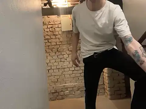 BrunoTwinkXXL online show from 01.10.26