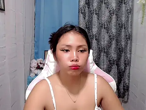 Snapshot of Mia_Cally chatting on 11.08.25 Mia Cally online show from 11.08.25