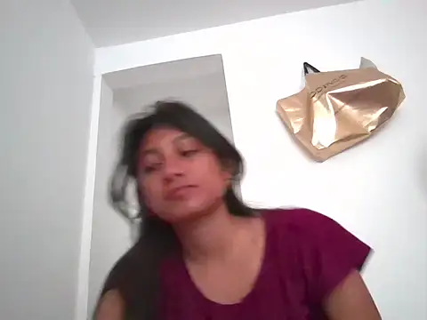YeseniaRodriguez3 online show from 02.28.26