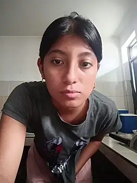 YeseniaRodriguez3 online show from 03.05.26