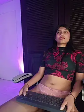 YeseniaRodriguez3 online show from 04.08.26