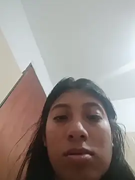 YeseniaRodriguez3 online show from 06.02.26