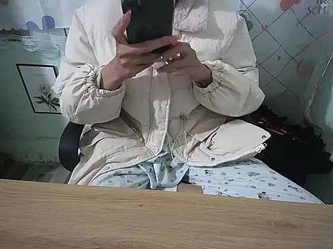 Snapshot of HellenChan chatting on 01.08.26 HellenChan online show from 01.08.26