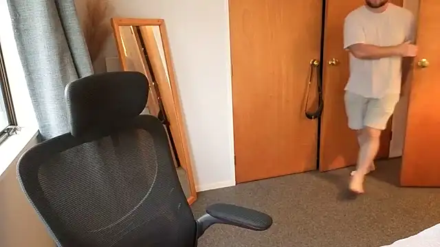 Snapshot of john_clarisa chatting on 04.06.26 john clarisa online show from 04.06.26