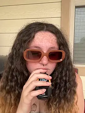 Snapshot of sugasunny04 chatting on 02.18.26 sugasunny04 online show from 02.18.26