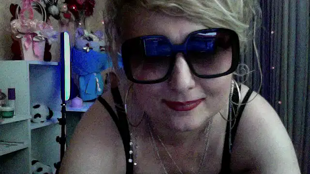 xHot Amazonq online show from 03.29.26