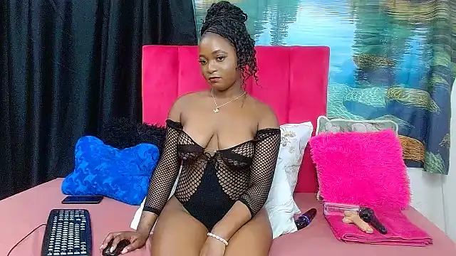 Lisa-001 online show from 04.05.26