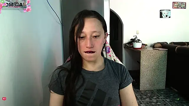 Snapshot of Sunshine_e chatting on 05.19.26 Sunshine e online show from 05.19.26