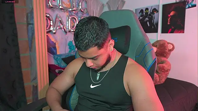 Tiler wolker online show from 03.20.26