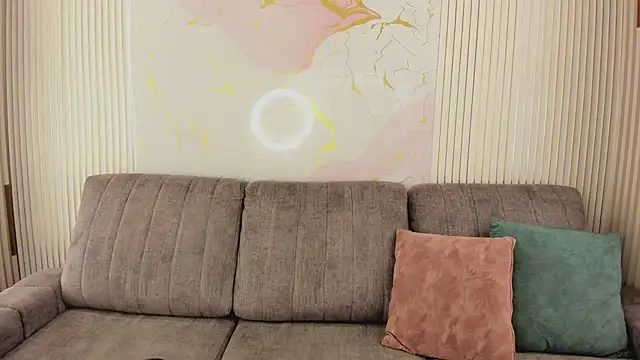 Snapshot of NhoanBrunette chatting on 02.17.26 NhoanBrunette online show from 02.17.26