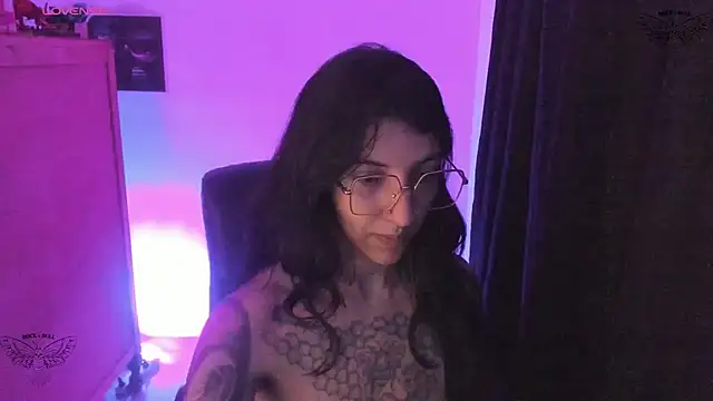 ghostwomaan online show from 03.03.26