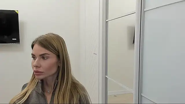 LinaBey online show from 10.30.25