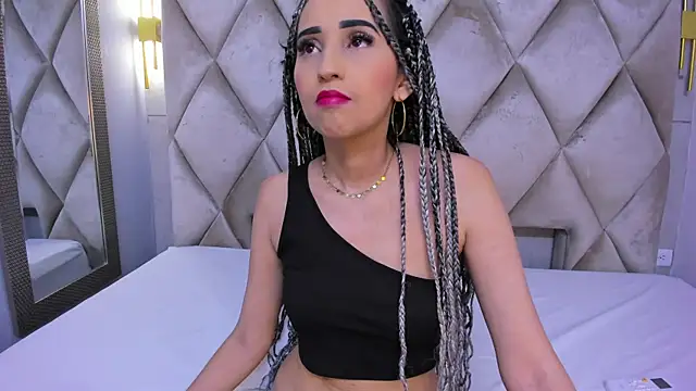 violett rabbit  online show from 01.08.26