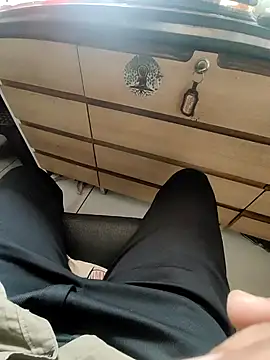 Snapshot of tomdear chatting on 10.26.25 tomdear online show from 10.26.25