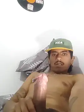 Snapshot of SkinniYamo chatting on 10.30.25 SkinniYamo online show from 10.30.25