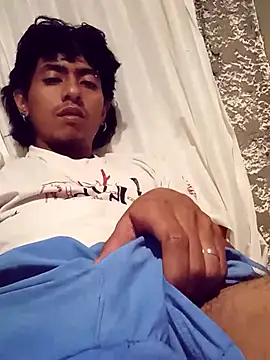 Snapshot of SkinniYamo chatting on 02.23.26 SkinniYamo online show from 02.23.26